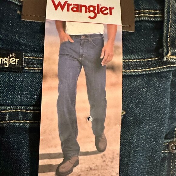 Wrangler Men's Jeans Size 40X30 Dark Blue Free To Stretch Regular Fit Denim NEW - Picture 2 of 14